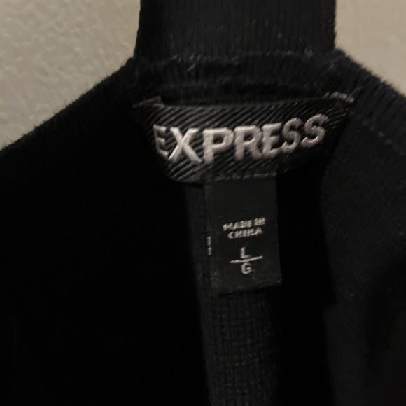 Express-size L- black crop knit top with Y-shape straps. Unworn. - Picture 2 of 3